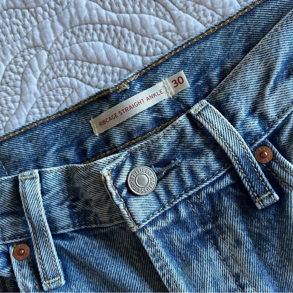 Levi's - Ribcage Straight Ankle Jeans - Light Indigo Destructed - Blue - Picture 4 of 10